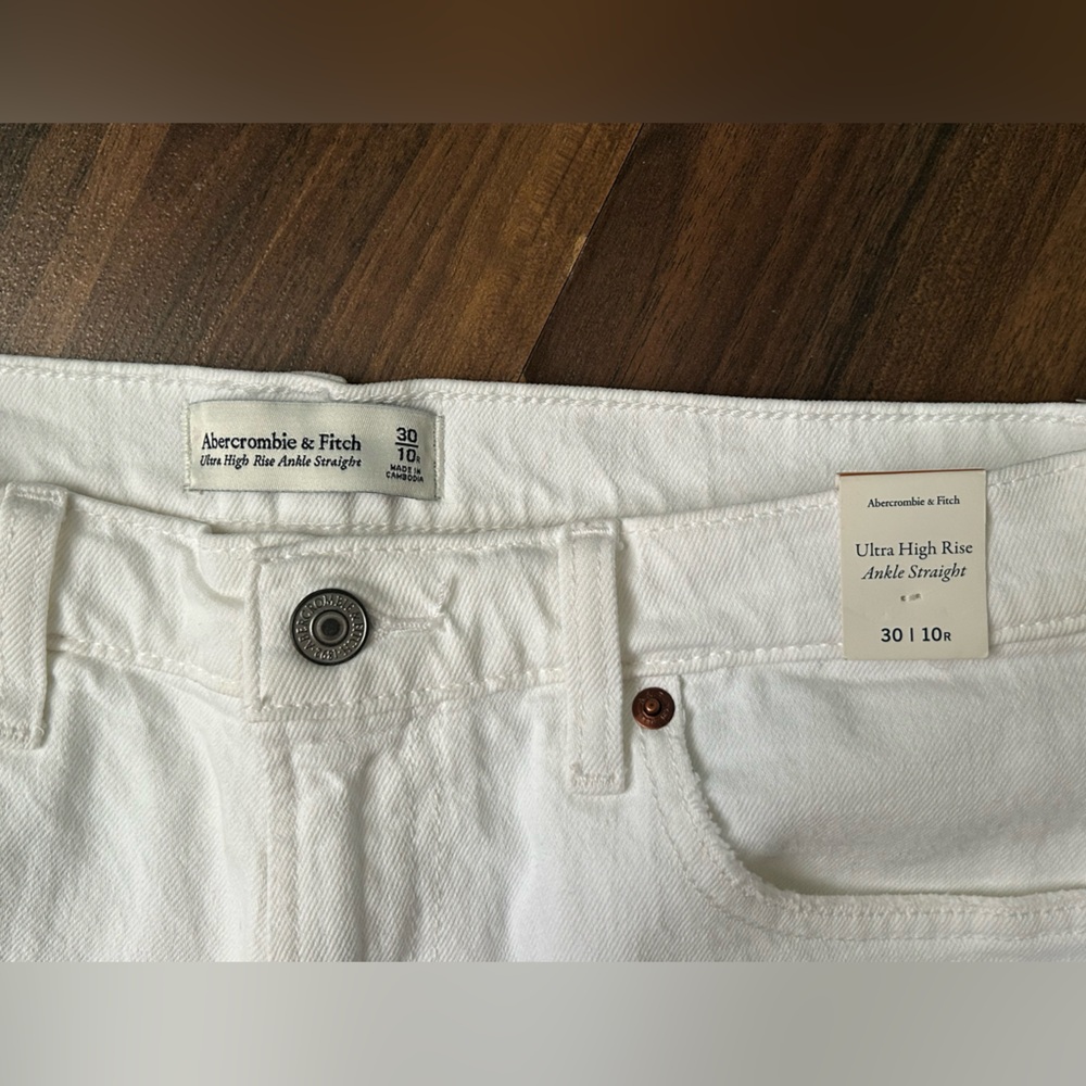 Abercrombie & Fitch White Distressed Jeans High Rise Ankle Straight Size 30/10 - Picture 6 of 9